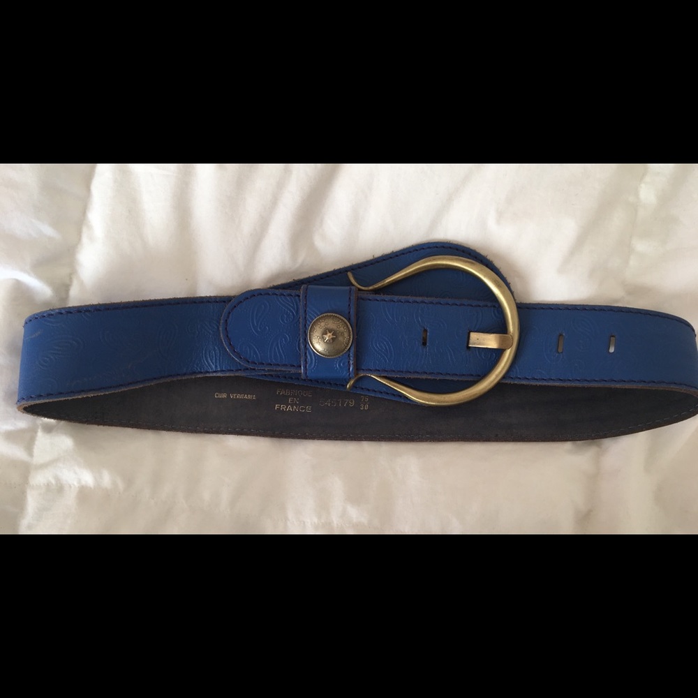 Stylish vintage blue belt